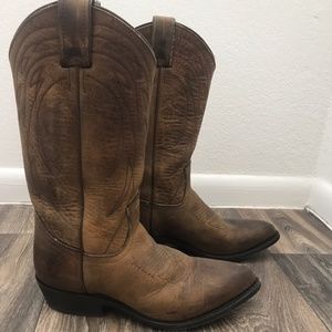 Frye Billy Pull on Cowboy Boots sz: 8.5 runs small